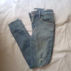 Levi's 711 Skinny Ankle Light Wash Jeans (24)